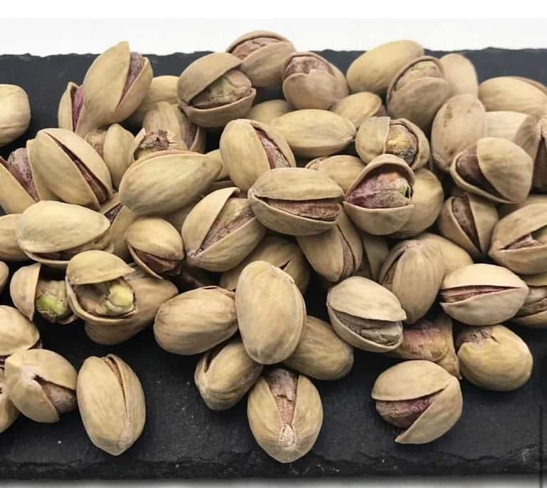 تصویر 2 از پسته شور درجه عالی با پوسته روشن و مغز سبز خوشرنگ